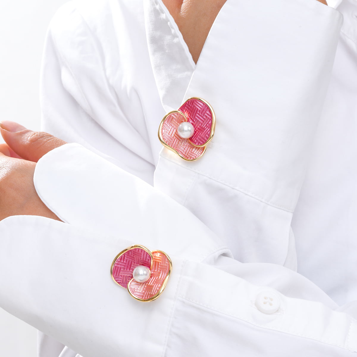 Seasonal trend button covers